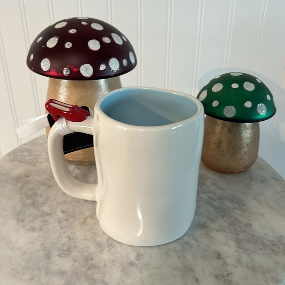 Rae Dunn Wizard of Oz NO PLACE LIKE HOME coffee mug- brand new - Picture 2 of 4